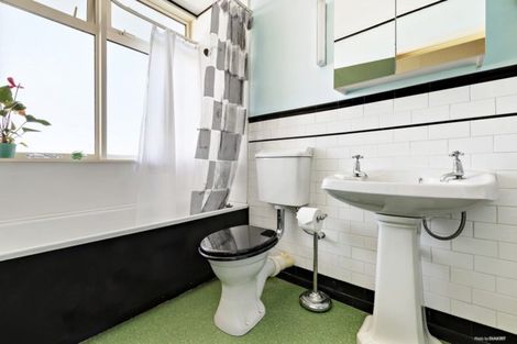 Photo of property in 23 Rangitane Street, Maupuia, Wellington, 6022