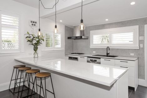 Photo of property in 120a Somerfield Street, Somerfield, Christchurch, 8024