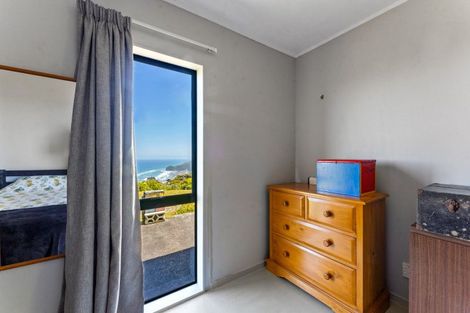 Photo of property in 11 Te Ahuahu Road, Piha, New Lynn, 0772