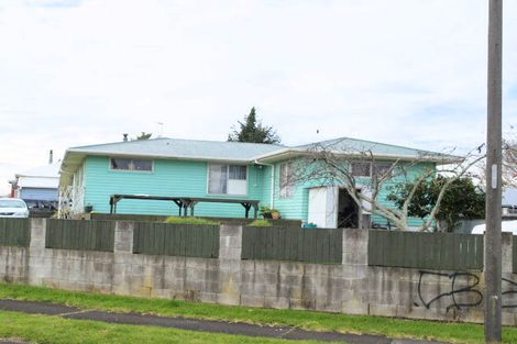 Photo of property in 4 Geoffrey Place, Mangere East, Auckland, 2024