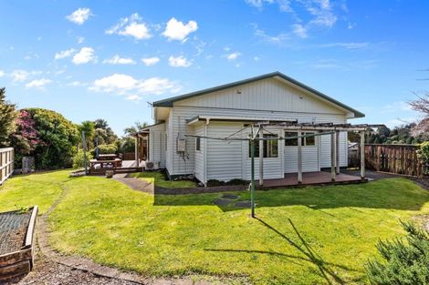Photo of property in 12 Beaumont Crescent, Frankleigh Park, New Plymouth, 4310