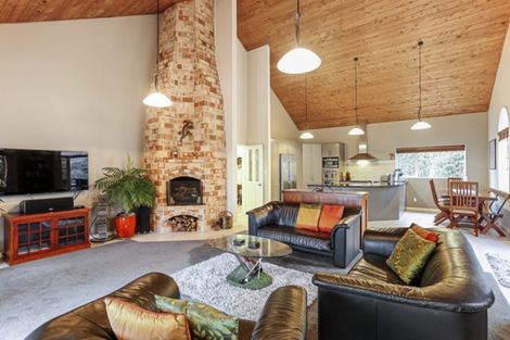 Photo of property in 181 Shaw Road, Oratia, Auckland, 0604