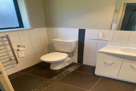 Photo of property in 5 Montrose Place, Highlands Park, New Plymouth, 4312