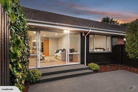 Photo of property in 2/19 Hewitts Road, Merivale, Christchurch, 8014