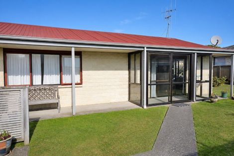 Photo of property in 17b Pemberton Crescent, Greerton, Tauranga, 3112