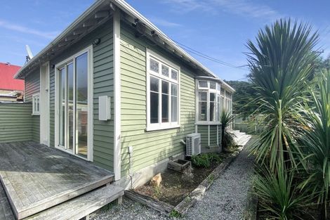 Photo of property in 24 Dryden Street, Sumner, Christchurch, 8081