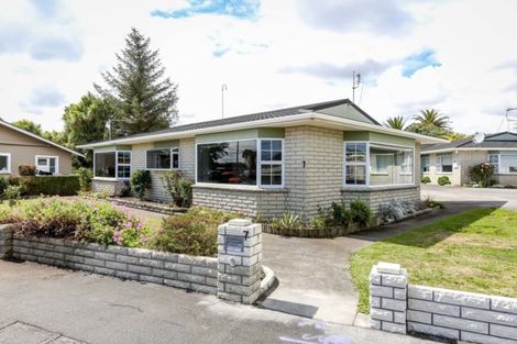 Photo of property in 7 Tukapa Street, Westown, New Plymouth, 4310