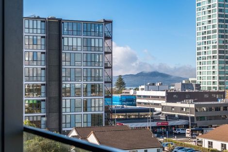 Photo of property in Frank Sargeson Apts, 406/74 Anzac Street, Takapuna, Auckland, 0622