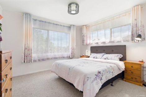 Photo of property in 10 Broadfield Street, Massey, Auckland, 0614