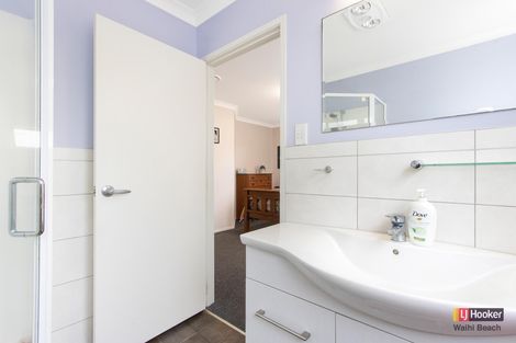 Photo of property in 15a Roretana Drive, Athenree, Katikati, 3177