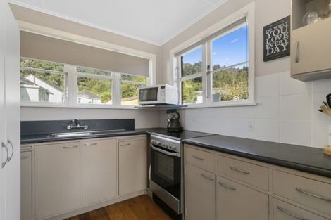 Photo of property in 16 Cleland Crescent, Naenae, Lower Hutt, 5011