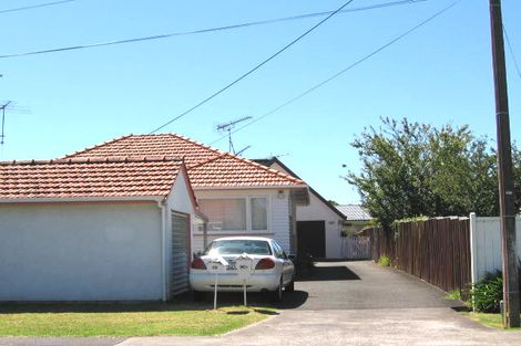 Photo of property in 1/90 Nile Road, Milford, Auckland, 0620