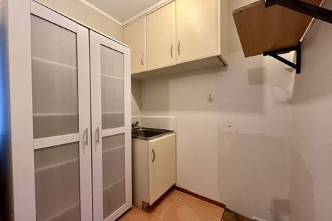 Photo of property in 7 Palmetto Place, Goodwood Heights, Auckland, 2105