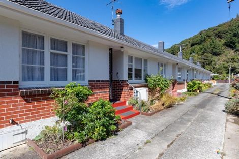 Photo of property in 5 Lane Street, Wallaceville, Upper Hutt, 5018