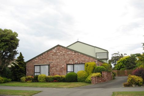 Photo of property in 90 Waratah Street, Avondale, Christchurch, 8061