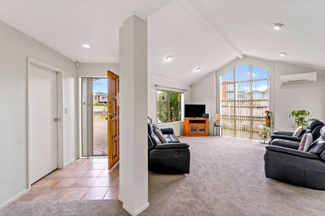 Photo of property in 1/238 Botany Road, Golflands, Auckland, 2013