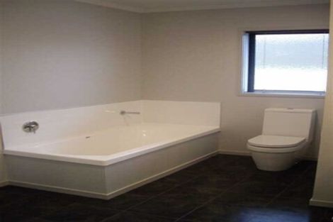 Photo of property in 26 Sunstone Crescent, Brown Owl, Upper Hutt, 5018