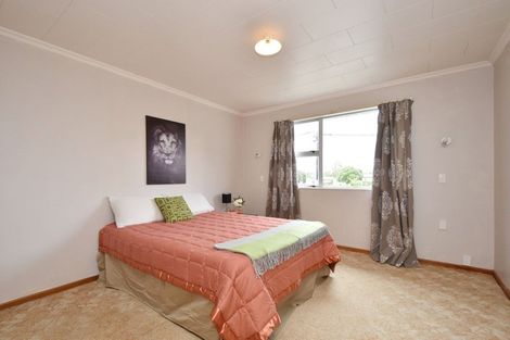 Photo of property in 1 Ferry Road, Tuatapere, 9620