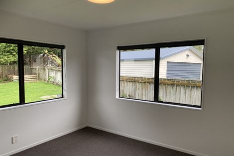 Photo of property in 100 Queens Road, Waikanae Beach, Waikanae, 5036