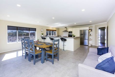 Photo of property in 118 Kirton Drive, Riverstone Terraces, Upper Hutt, 5018