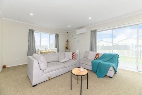 Photo of property in 1 Honour Road, Papakura, 2110