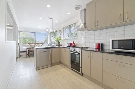 Photo of property in 6 Yeoman Place, Howick, Auckland, 2014