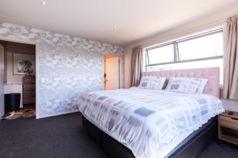 Photo of property in 13a Heta Road, Highlands Park, New Plymouth, 4312