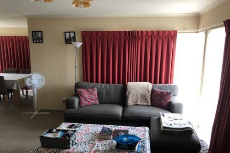 Photo of property in 64 Ruapehu Drive, Fitzherbert, Palmerston North, 4410