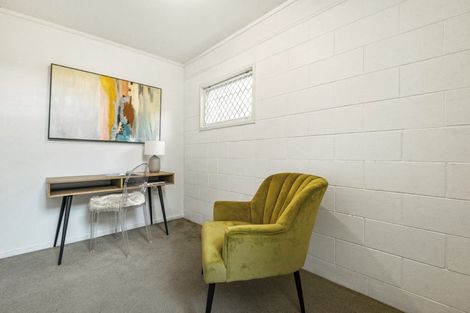 Photo of property in 1/2 Purchas Road, Hauraki, Auckland, 0622