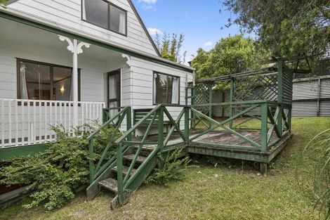 Photo of property in 1 Francis Curtis Avenue, Blockhouse Bay, Auckland, 0600