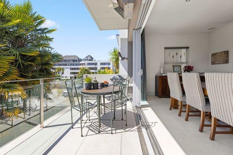 Photo of property in 19 Kilmore Street, Christchurch Central, Christchurch, 8013