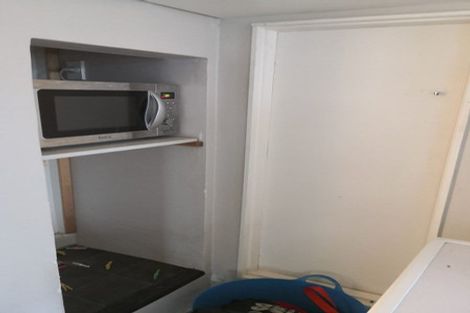 Photo of property in 6 Rixon Grove, Mount Victoria, Wellington, 6011