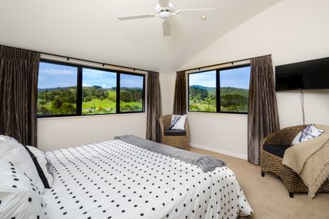 Photo of property in 81 Stoney Creek Drive, Waitakere, Henderson, 0782