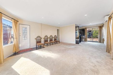 Photo of property in 1 Waylen Place, Burswood, Auckland, 2013