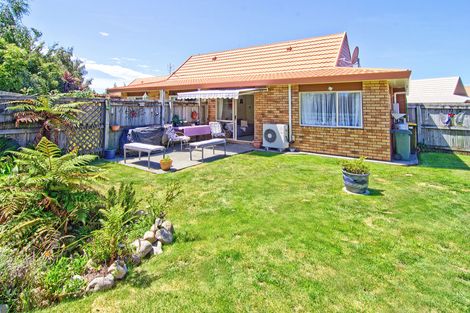 Photo of property in Holdsworth Villas, 11/2 William Donald Drive, Solway, Masterton, 5810