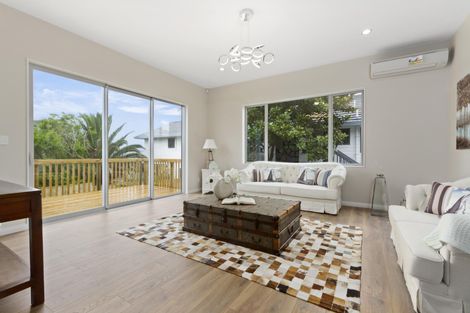 Photo of property in 11a Matisse Drive, West Harbour, Auckland, 0618