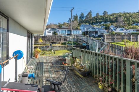 Photo of property in 1 Ewing Grove, Acacia Bay, Taupo, 3330