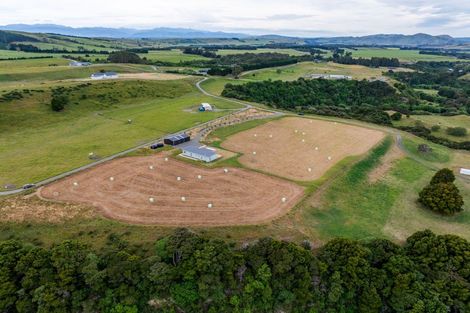 Photo of property in 117e Ruakokoputuna Road, Ruakokoputuna, Martinborough, 5781