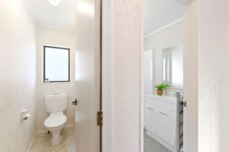 Photo of property in 15 Atarau Grove, Paraparaumu, 5032