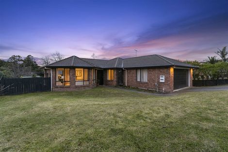 Photo of property in 35 Cabeleigh Drive, Helensville, 0800