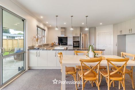 Photo of property in 3-9 Seddon Street, Waikanae, 5036