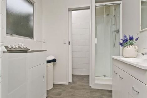 Photo of property in 2/6 Anne Road, Hillcrest, Auckland, 0627