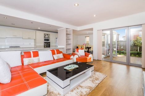 Photo of property in 59 Fields Parade, Oteha, Auckland, 0632