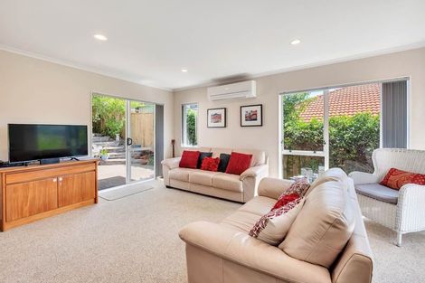 Photo of property in 9 Phoebe Meikle Place, Torbay, Auckland, 0630