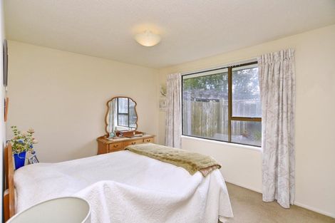 Photo of property in 2/7 Cassidy Place, Belfast, Christchurch, 8051