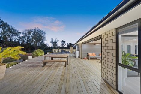 Photo of property in 11 Meadowbrook Place, Buckland, Pukekohe, 2677