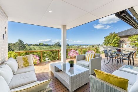 Photo of property in 16 Ruth Craig Place, Stanmore Bay, Whangaparaoa, 0932