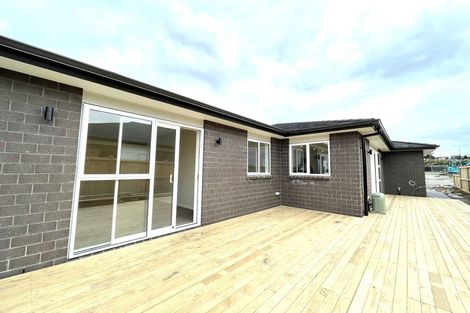 Photo of property in 12 Vintry Drive, Huapai, Kumeu, 0810