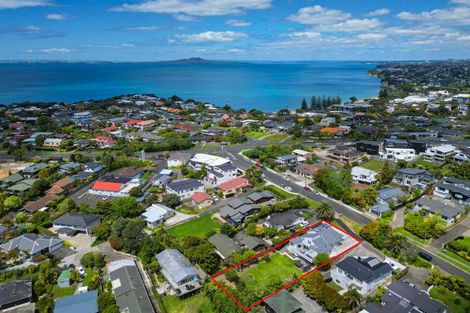 Photo of property in 21 Hebron Road, Waiake, Auckland, 0630