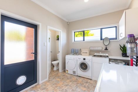 Photo of property in 122 Guy Street, Dannevirke, 4930